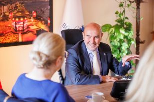 Soyer: “İzmir’de yapılanlar ülkenin geri kalanına rehber oluyor”