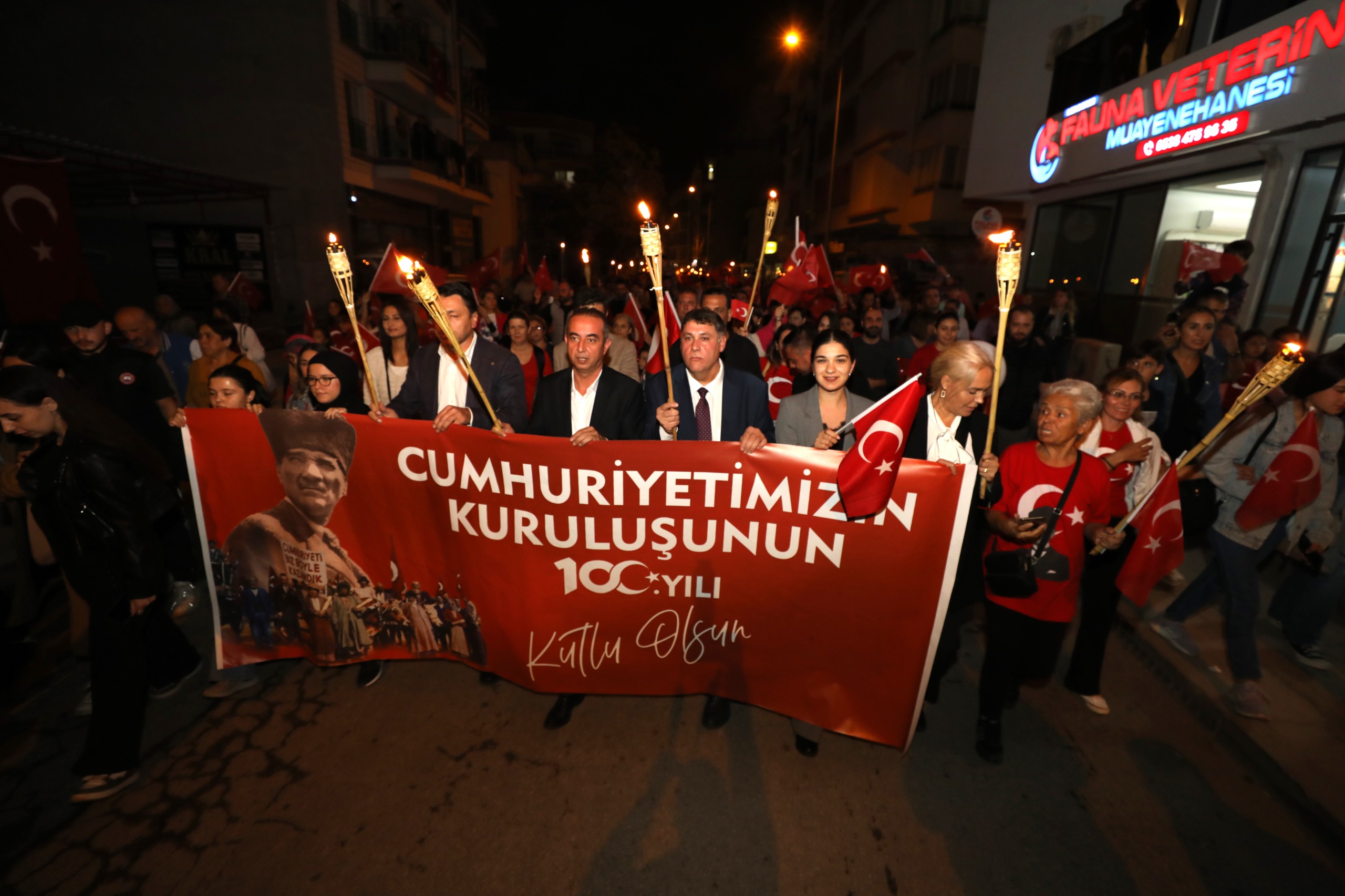 Menderes’te Cumhuriyet Coşkusu