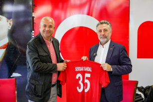 Bayraklı Belediyesinden amatör spor kulüplerine destek