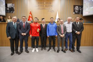 Kemeraltı esnafından 2024’te katı atık bedeli alınmayacak